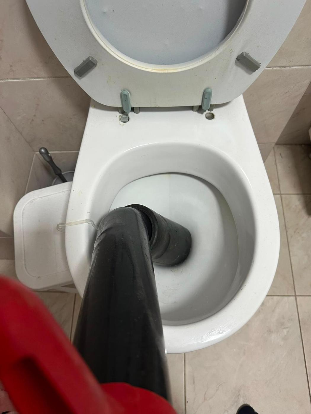 Desfundare WC cu spirală electrică în Codlea