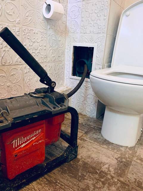 Desfundare WC București