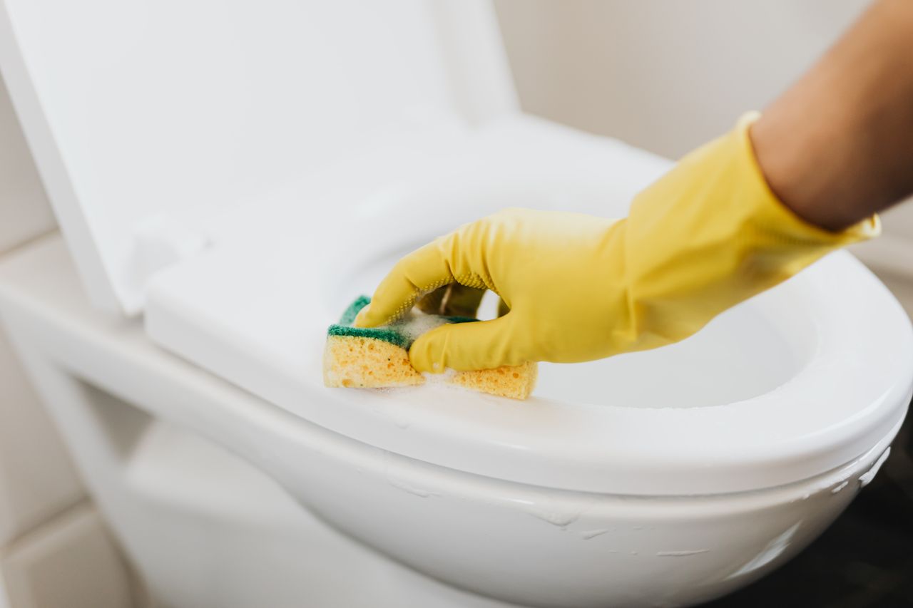 Desfundare WC